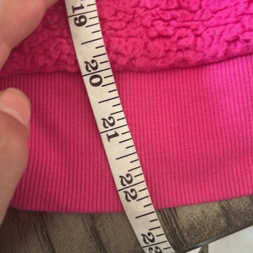 Old Navy Pink Plush Sweater sz M - Picture 6 of 6